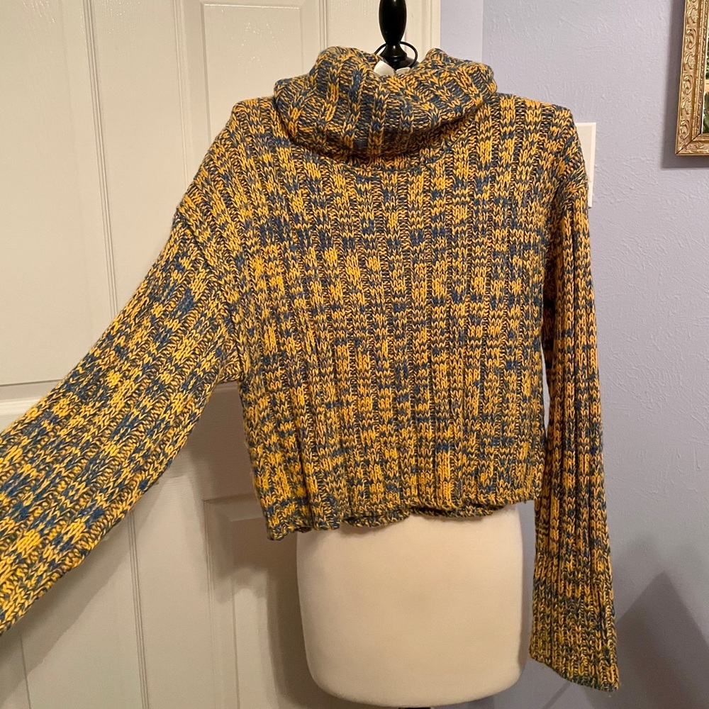 Urban outfitters - blue & yellow sweater - XS